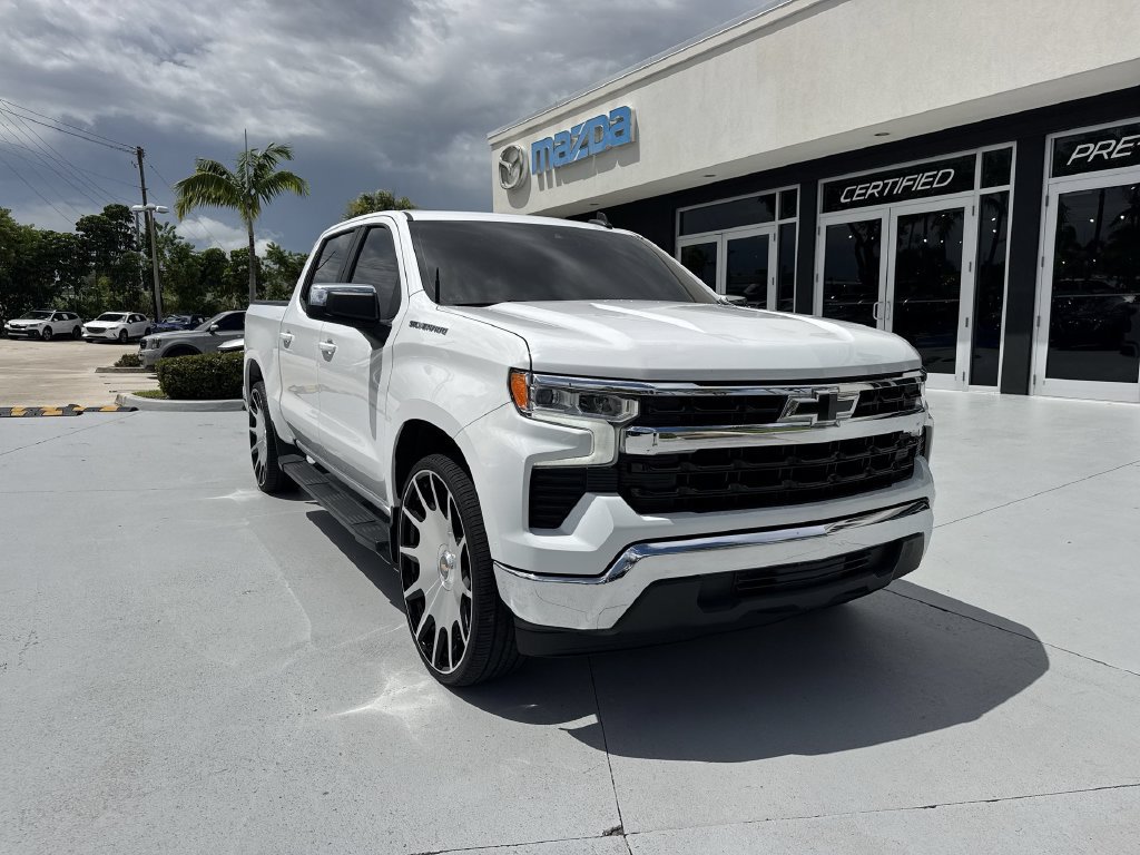 Used 2022 Chevrolet Silverado 1500 LT RWD image 7