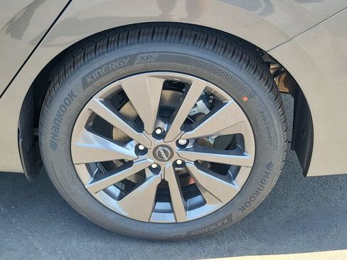 New 2026 Nissan Sentra SL w/ Floor Mat Package FWD image 5