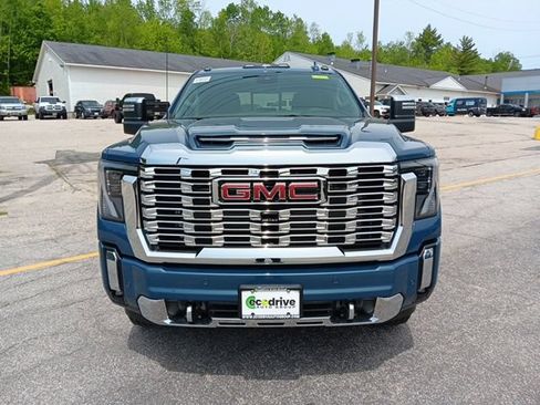 New 2026 GMC Sierra 3500 Denali w/ Denali Reserve Package AWD/4WD image 2