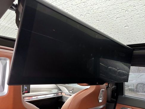 Certified 2023 BMW i7 xDrive60 w/ Executive Package 2 image 35