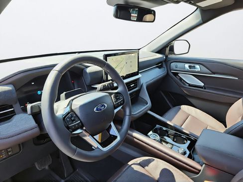 New 2026 Ford Explorer Platinum AWD/4WD image 11