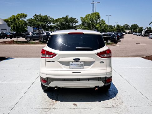Used 2016 Ford Escape SE w/ Equipment Group 201A AWD/4WD image 10