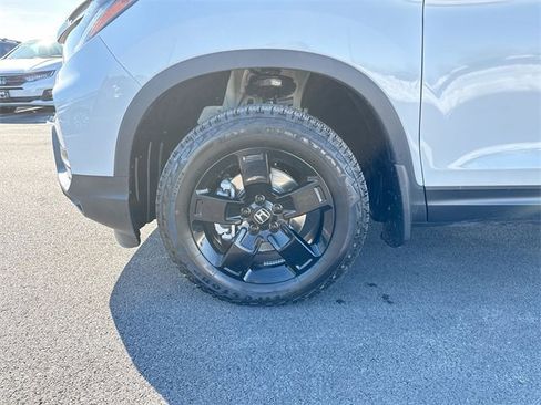 Certified 2026 Honda Ridgeline Black Edition image 13