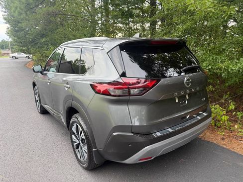 Used 2021 Nissan Rogue SV w/ Premium Package FWD image 8