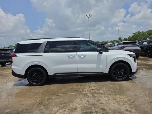 New 2026 Kia Carnival SX FWD image 9