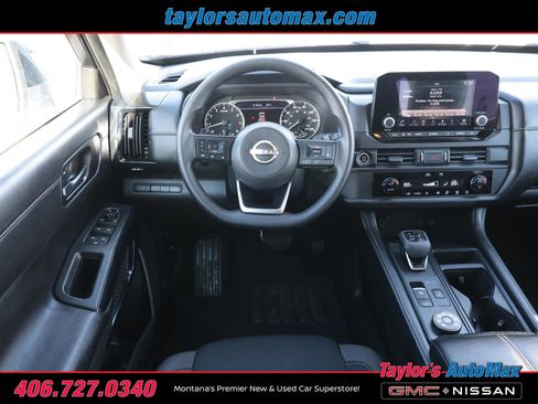 Used 2024 Nissan Pathfinder S image 28