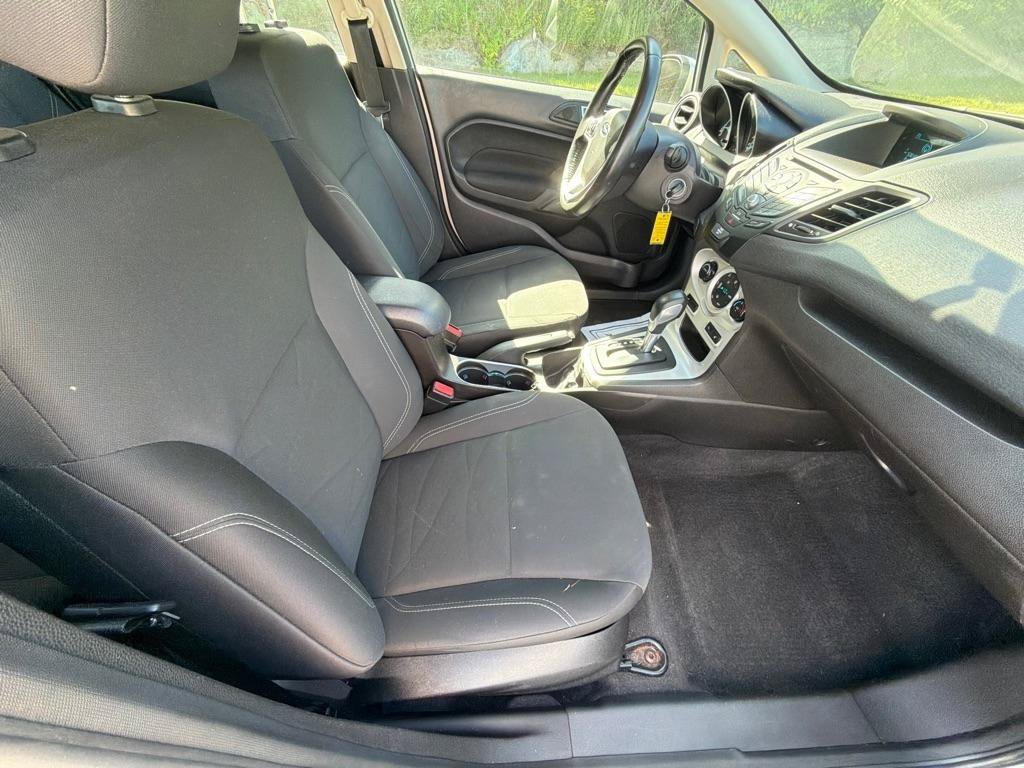 Used 2016 Ford Fiesta SE w/ Cold Weather Package FWD image 10
