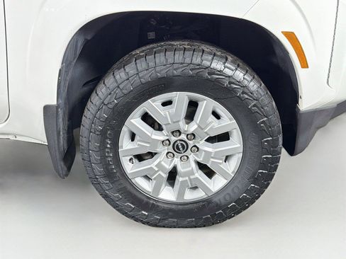 Used 2023 Nissan Frontier SV w/ Technology Package AWD/4WD image 36