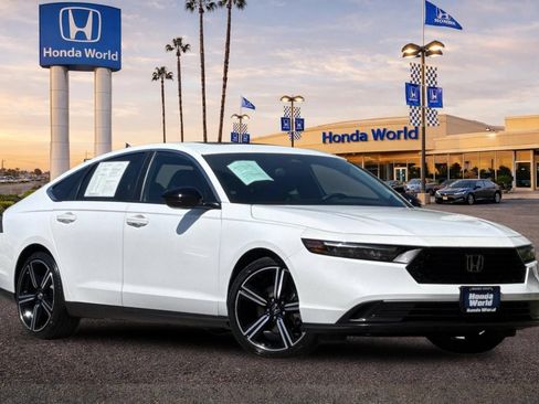 Used 2023 Honda Accord Sport image 2