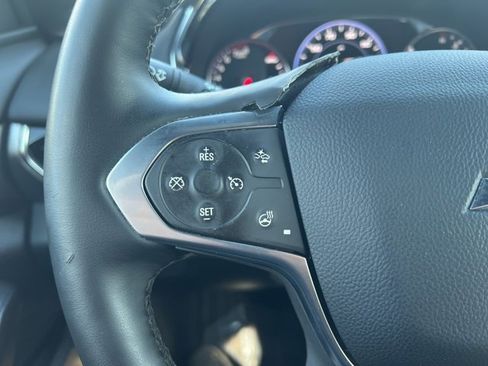 Used 2023 Chevrolet Traverse Premier image 32