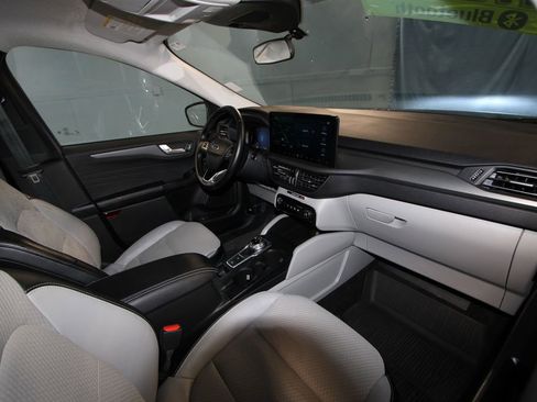 Used 2025 Ford Escape SE image 21