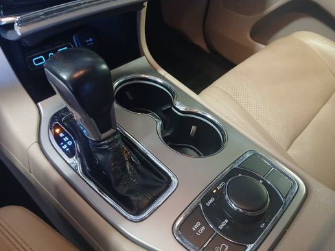 Used 2021 Jeep Grand Cherokee Limited w/ Luxury Group II AWD/4WD image 22