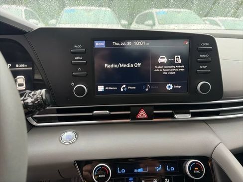 Used 2023 Hyundai Elantra SEL w/ Winter Weather Package FWD image 22