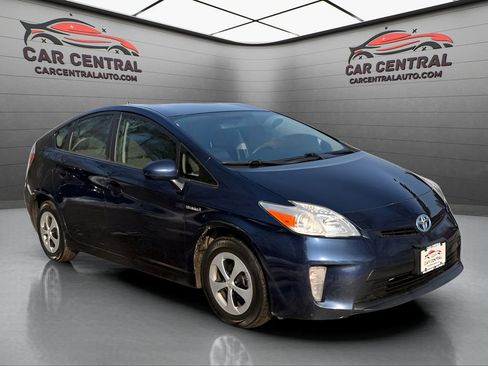 Used 2015 Toyota Prius Three image 7