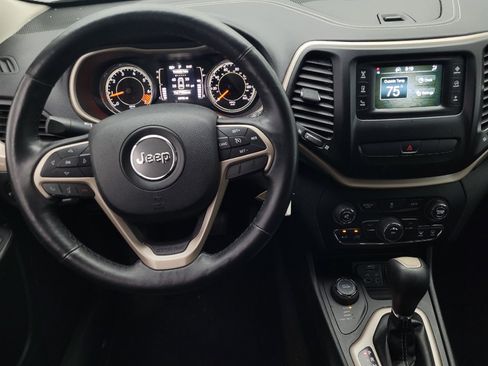 Used 2014 Jeep Cherokee Latitude w/ Cold Weather Group AWD/4WD image 22