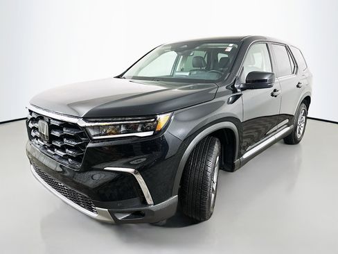 Used 2023 Honda Pilot EX-L image 3