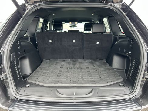 Used 2021 Jeep Grand Cherokee Laredo X image 25