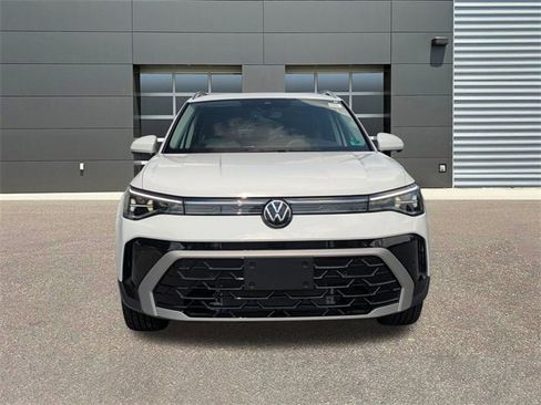 New 2025 Volkswagen Taos SEL image 8