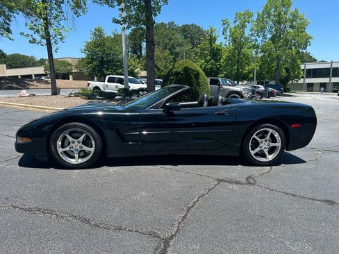 Used 2002 Chevrolet Corvette Convertible w/ Preferred Equipment Group2 RWD image 2