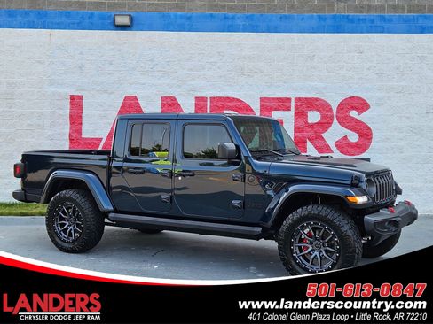 Used 2025 Jeep Gladiator Sport AWD/4WD image 1