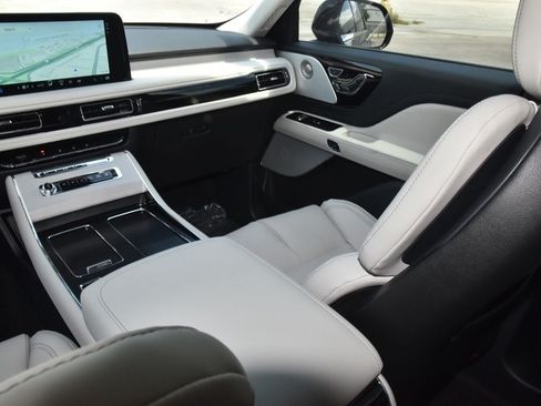New 2026 Lincoln Aviator Reserve AWD/4WD image 18