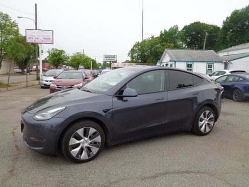 Used 2021 Tesla Model Y Long Range AWD/4WD image 2