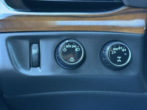 Used 2017 Cadillac Escalade Luxury image 36