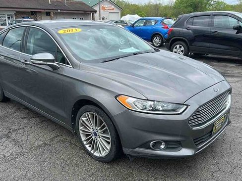 Used 2013 Ford Fusion SE image 2