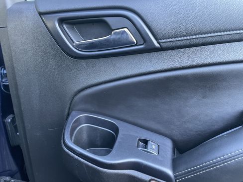 Used 2018 Chevrolet Suburban LT image 19