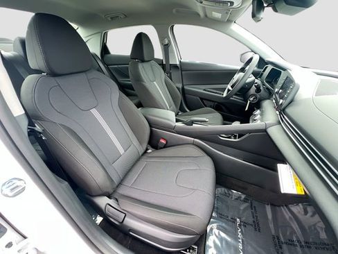 New 2026 Hyundai Elantra SE FWD image 26