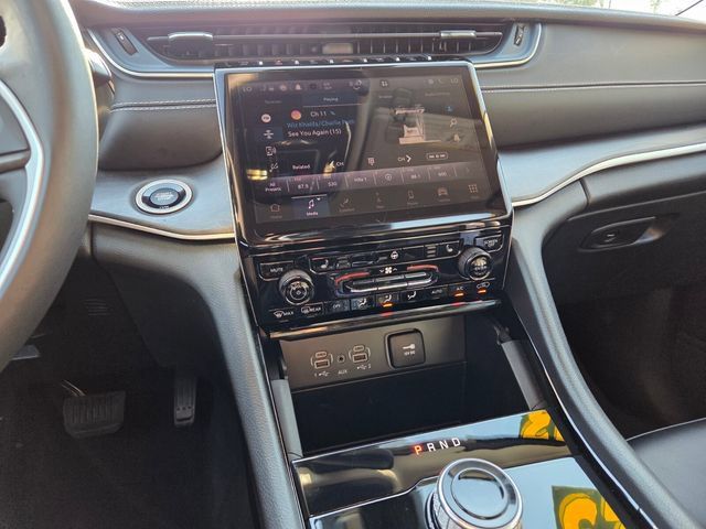 Used 2023 Jeep Grand Cherokee L Limited RWD image 30