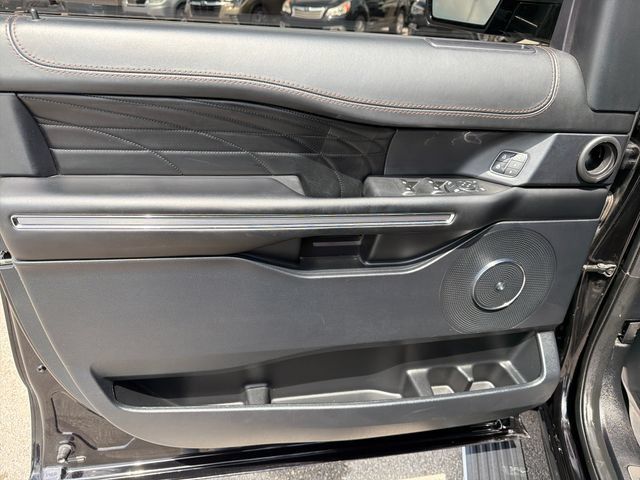 Used 2020 Ford Expedition Platinum AWD/4WD image 18