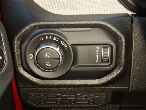 New 2025 Jeep Gladiator Sport image 11