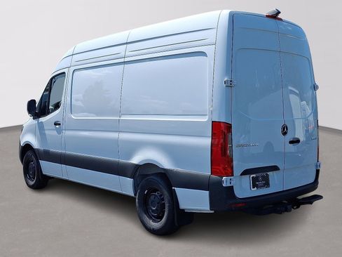 Used 2025 Mercedes-Benz Sprinter 2500 image 6