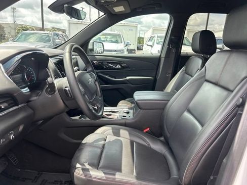 Used 2023 Chevrolet Traverse RS w/ LPO, 'HIT The Road' Package FWD image 15