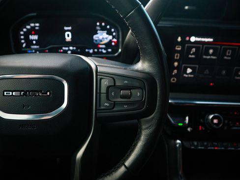 Used 2025 GMC Sierra 2500 Denali Ultimate image 20