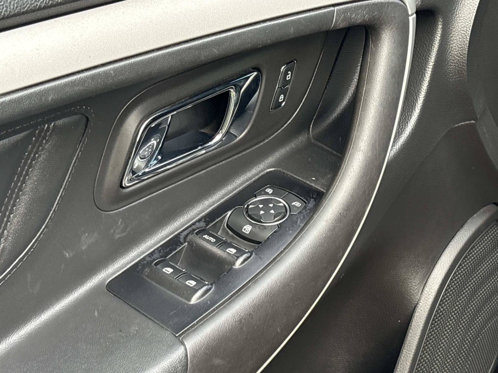Used 2019 Ford Taurus SEL w/ Equipment Group 201A FWD image 17