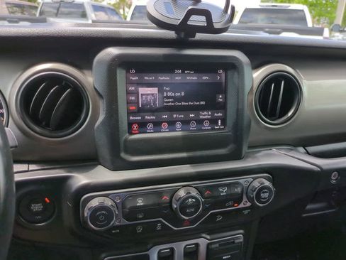 Used 2019 Jeep Wrangler Sport AWD/4WD image 16