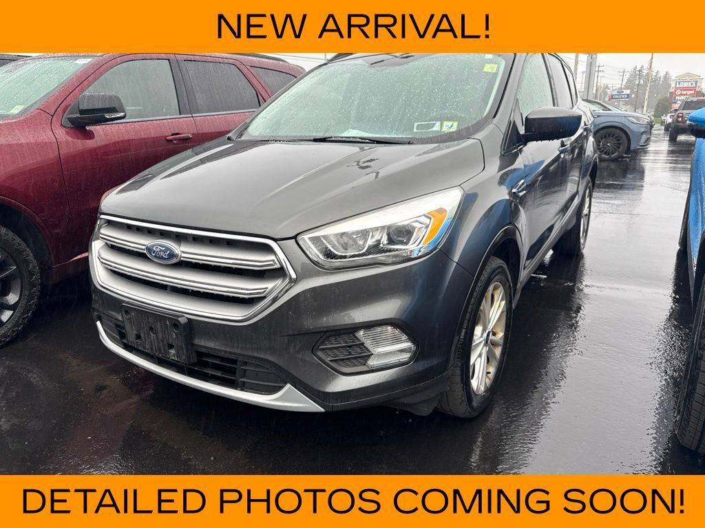 Used 2017 Ford Escape SE w/ SE Leather Comfort Package AWD/4WD image 1