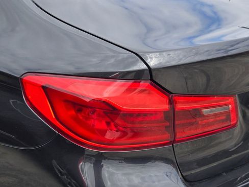 Used 2018 BMW 530i image 8