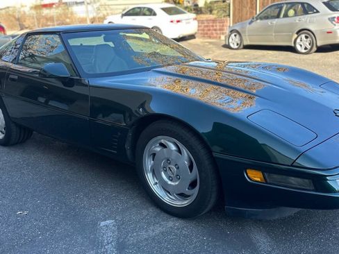 Used 1996 Chevrolet Corvette Coupe RWD image 8