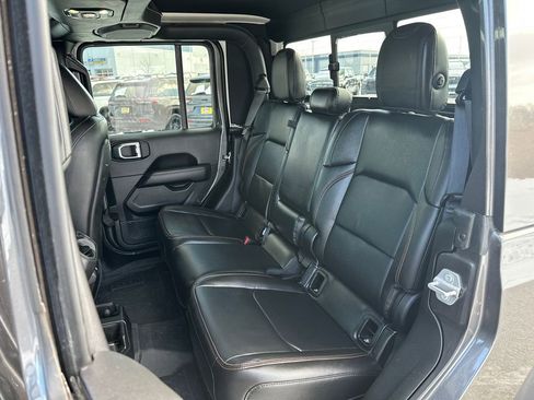 Used 2023 Jeep Gladiator Mojave w/ Cold Weather Group image 37