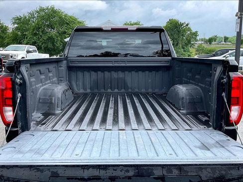 Used 2021 GMC Sierra 1500 Elevation RWD image 9