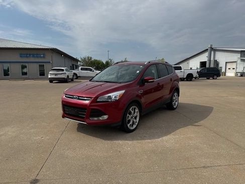 Used 2016 Ford Escape Titanium w/ Equipment Group 301A FWD image 3