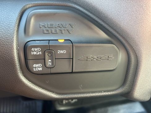 Used 2024 RAM 3500 Tradesman w/ Chrome Appearance Group image 32