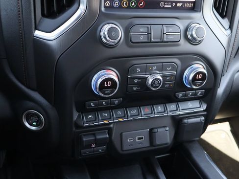 Used 2021 GMC Sierra 1500 AT4 w/ AT4 Premium Package AWD/4WD image 19