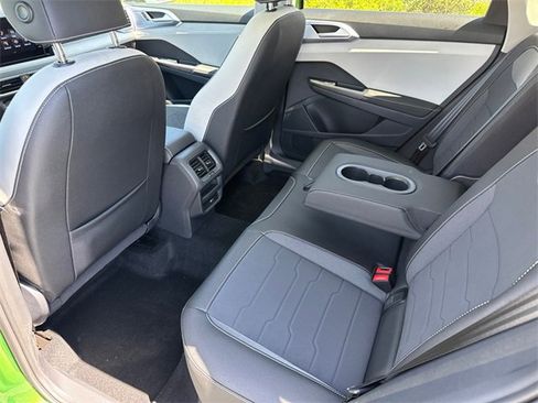 New 2025 Volkswagen Taos SE image 20