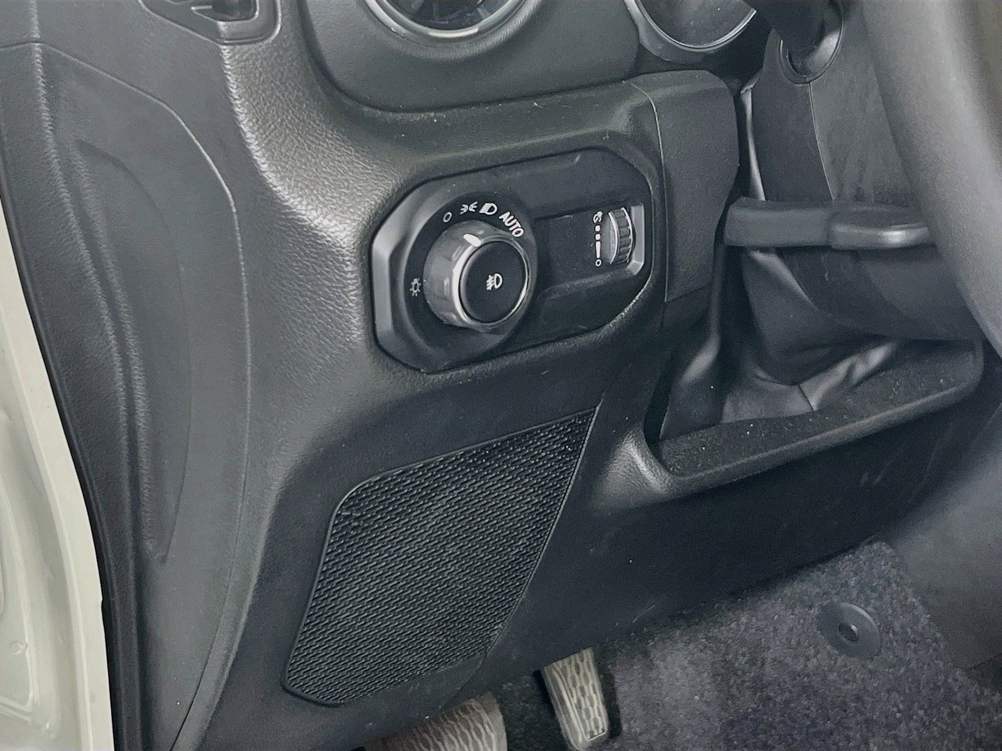 Used 2023 Jeep Wrangler Unlimited Sahara AWD/4WD image 10