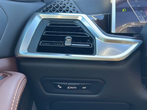 New 2026 BMW X5 xDrive40i w/ Climate Comfort Package image 27