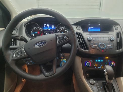 Used 2017 Ford Focus SE FWD image 22